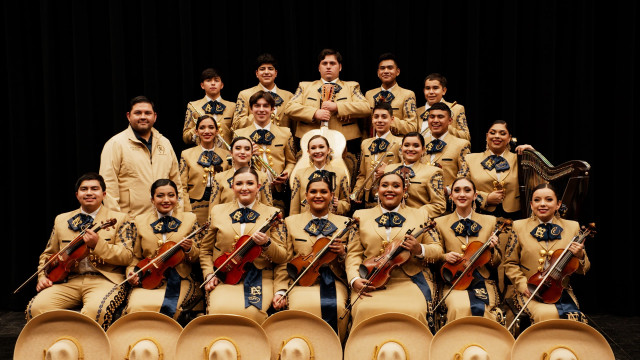 Watch Going Varsity in Mariachi Online