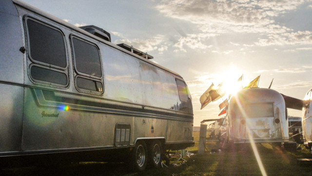 Watch Alumination Online