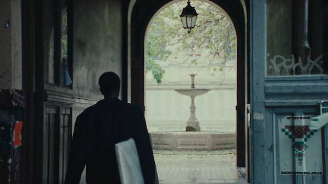 Watch L’avance Online