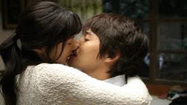 Watch Traces of Love Online