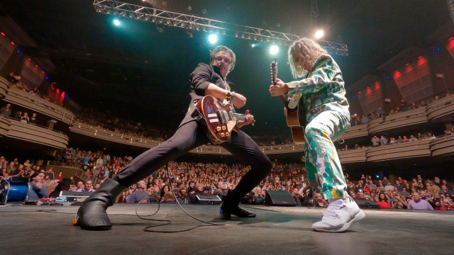 Watch Give Me a Word: The Collective Soul Story Online