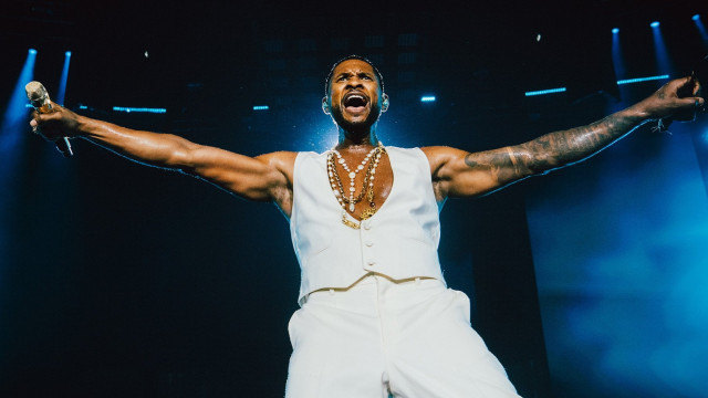Watch Usher: Rendezvous in Paris Online