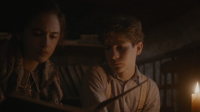 Watch Queen of Bones Online