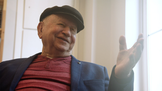 Watch Among Neighbors Online