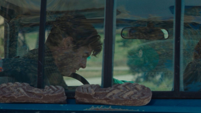 Watch Knee High Online