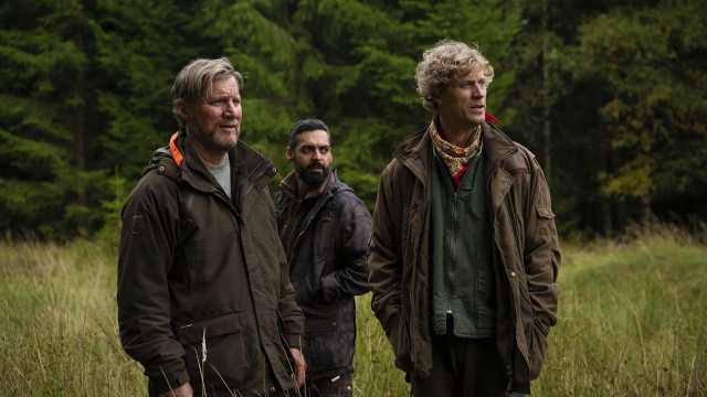 Watch Hunters on a White Field Online