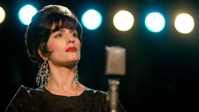 Watch Amalia Online
