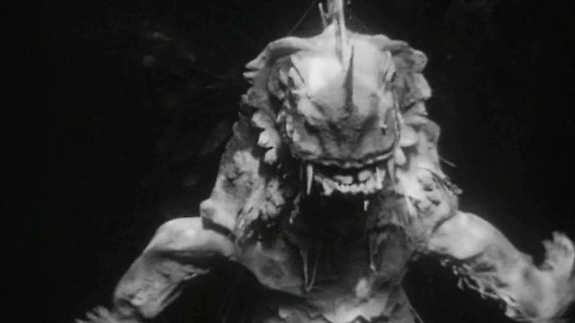 Watch The Phantom from 10,000 Leagues Online