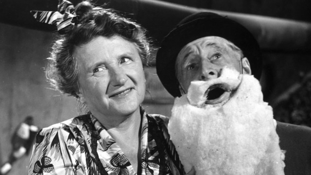 Watch Ma and Pa Kettle at Home Online