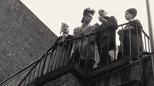 Watch Tramps! Online