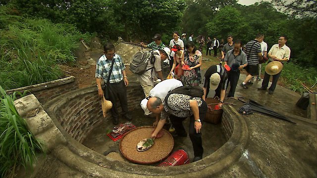 Watch Lost Voyage of 499 Souls Trapped at Sea Online