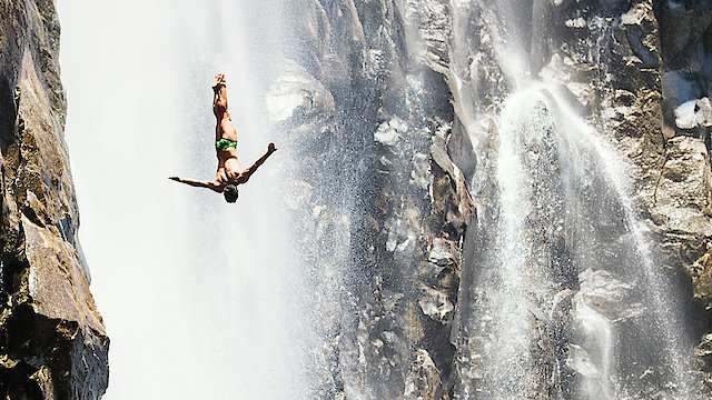 Watch The Smoke that Thunders Online