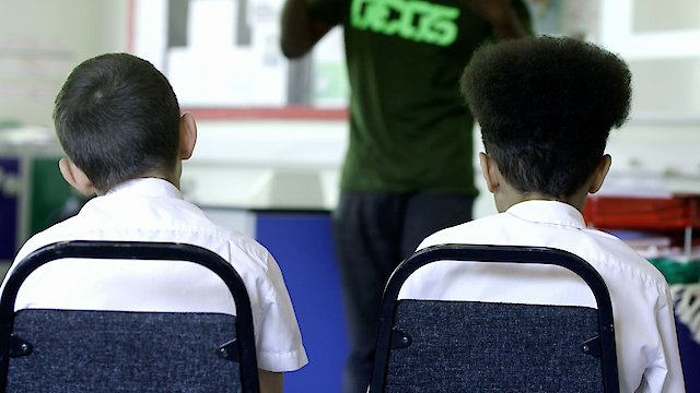 Watch Britains Child Drug Runners Online