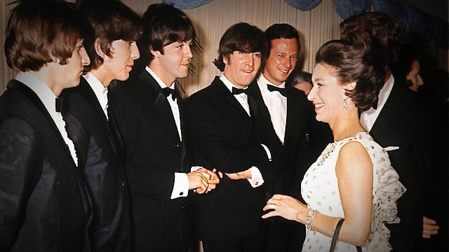 Watch Keeping the Crown: Breaking Tradition Online