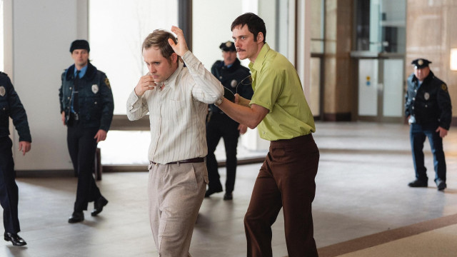 Watch Dead Man's Wire Online