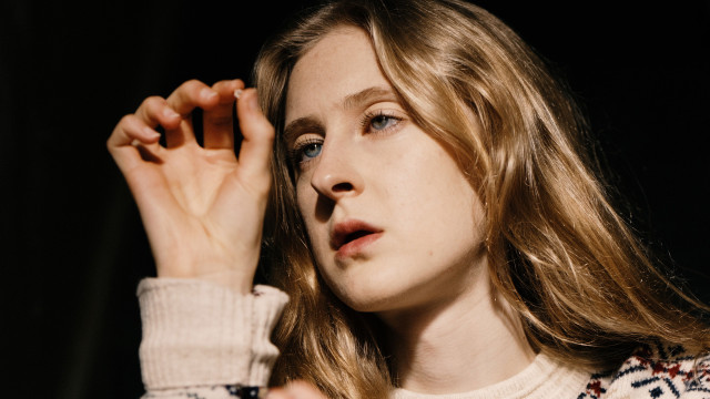 Watch Ash Grey Blonde Online