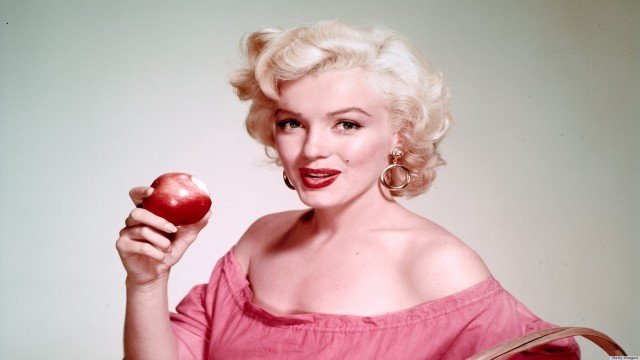 Watch Hollywood Collection: Marilyn Monroe: Beyond the Legend Online