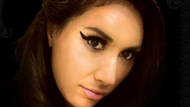 Watch Amy Winehouse - Fallen Star Online