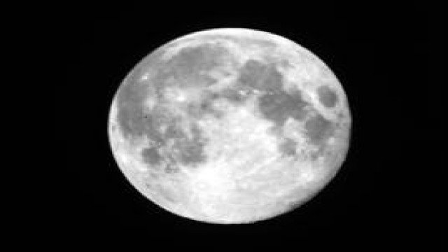 Watch Behind the Race to the Moon Online