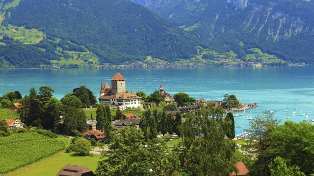Watch Naxos Scenic Musical Journeys: Switzerland - From Zurich to Zermatt, The Emmental and Lake Thun Online