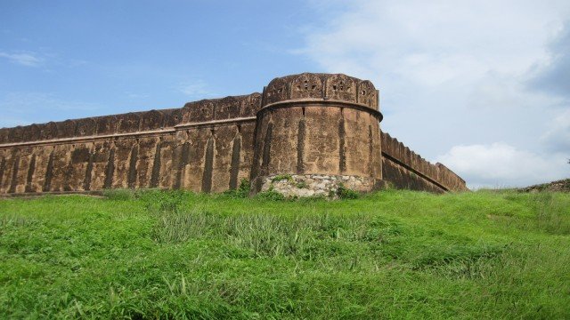 Watch Cosmos Global Documentaries: In the Land of the Maharajahs Online