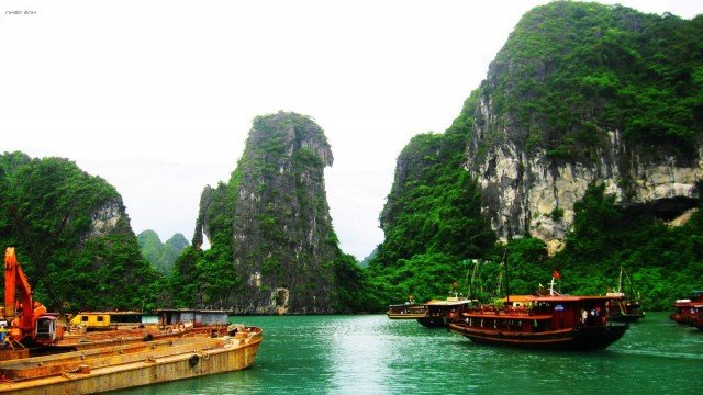 Watch Nature Wonders: Ha Long Bay Online