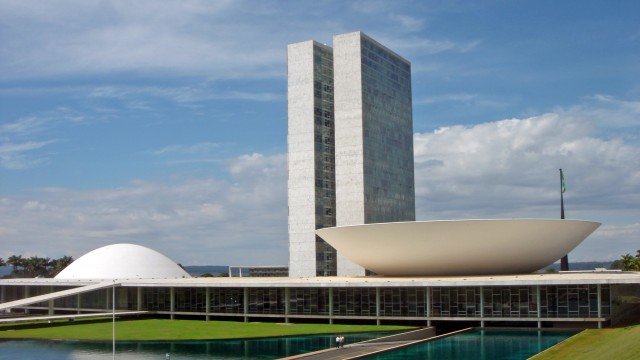 Watch Modern Times Wonders: Brasilia Online