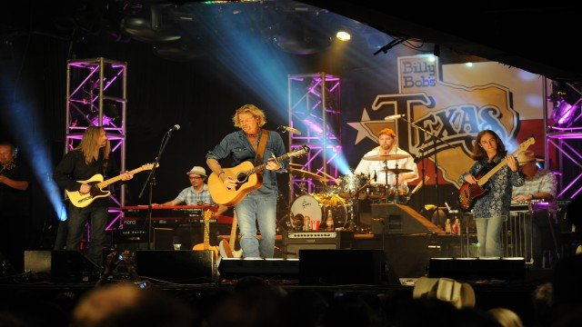Watch Charlie Robison - Live at Billy Bob's Texas Online