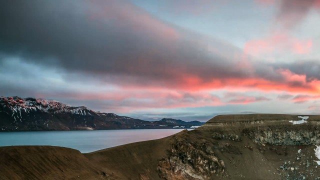 Watch On Tour Exploring the Extraordinary: Icelandia Online