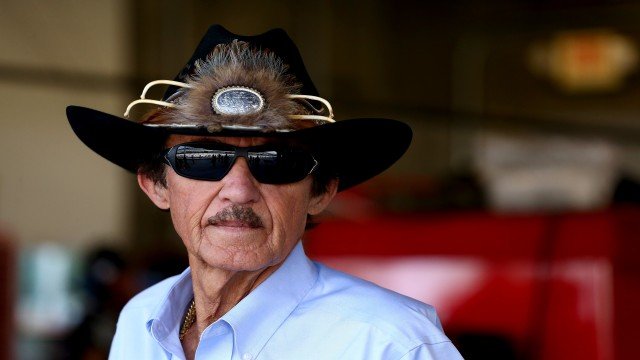 Watch All Pro Sports Driving: Richard Petty - The Ultimate Driving Experience Online