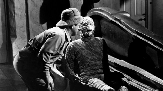 Watch Abbott and Costello Meet the Mummy Online