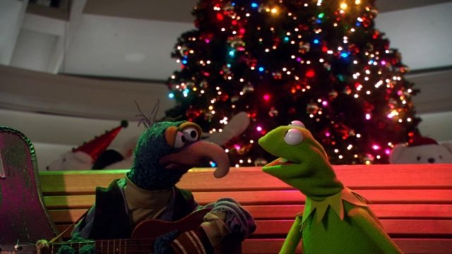 Watch It's a Very Merry Muppet Christmas Movie Online