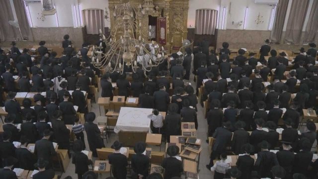 Watch Ponevezh Time Online