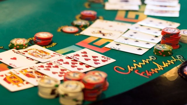 Watch Casino Gaming With the Experts: Slots & Pai Gow Poker Online