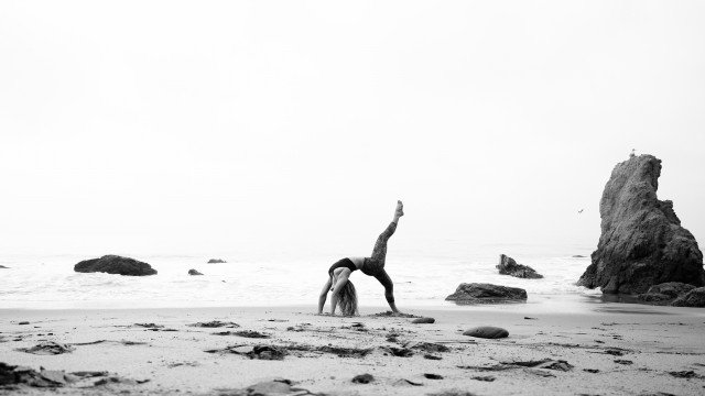Watch Venice Beach Yoga - Morning Wake Up Flow - All Levels Online