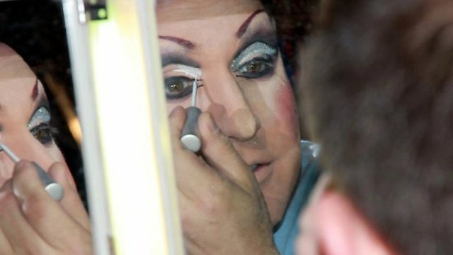 Watch Kings, Queens, & In-Betweens Online