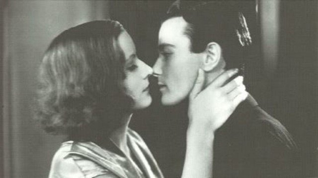 Watch The Kiss Online