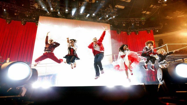 Watch High School Musical: The Concert: Extreme Access Pass Online