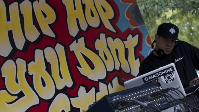 Watch Hip Hop Don't Stop Online