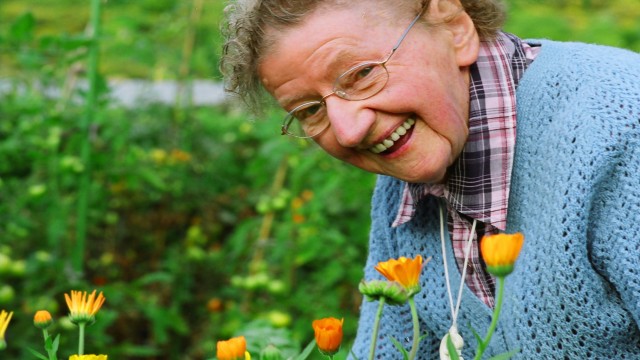 Watch Gardening With Soul Online