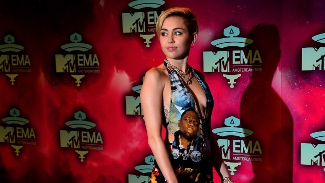 Watch Miley Cyrus: Twerk It Online