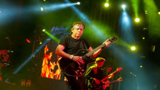 Watch George Thorogood & The Destroyers: Live At Montreux 2013 Online