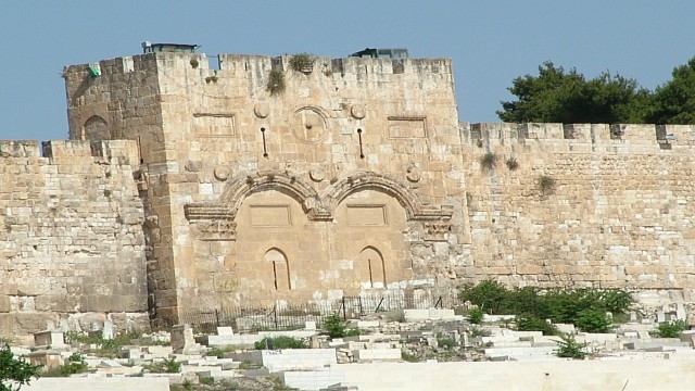 Watch Through the Eastern Gate Online