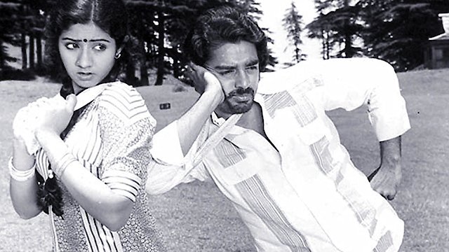 Watch Varumayin Niram Sivappu Online