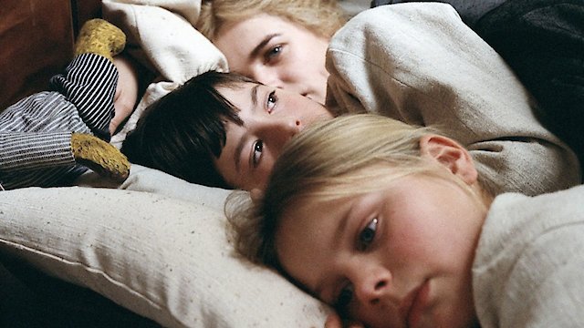 Watch Fanny and Alexander Online