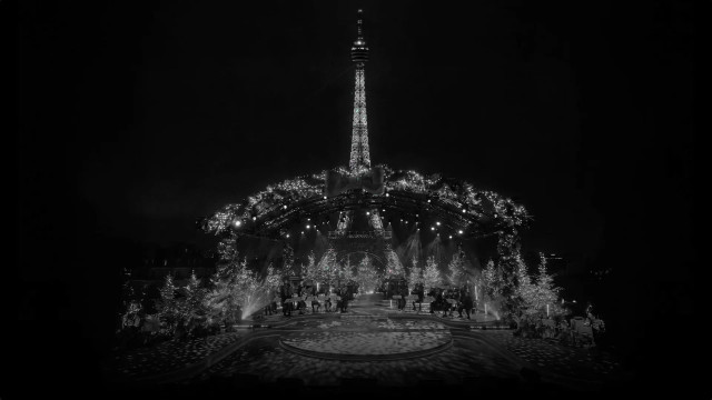 Watch Christina Aguilera: Christmas in Paris Online