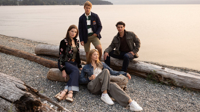 Watch Crew Girl Online