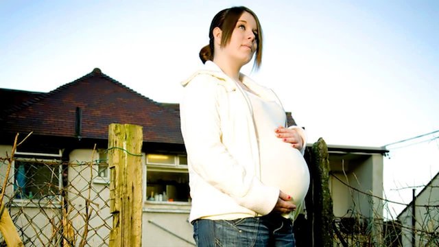Watch Underage and Pregnant Online
