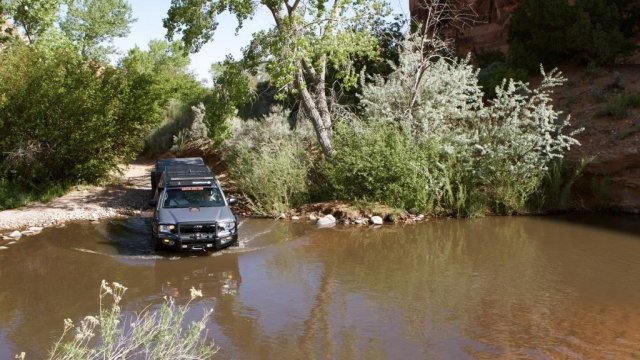 Watch Expedition Overland: Alaska/Yukon Expedition Online