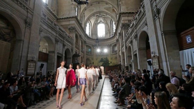 Watch Churches From Paris Online